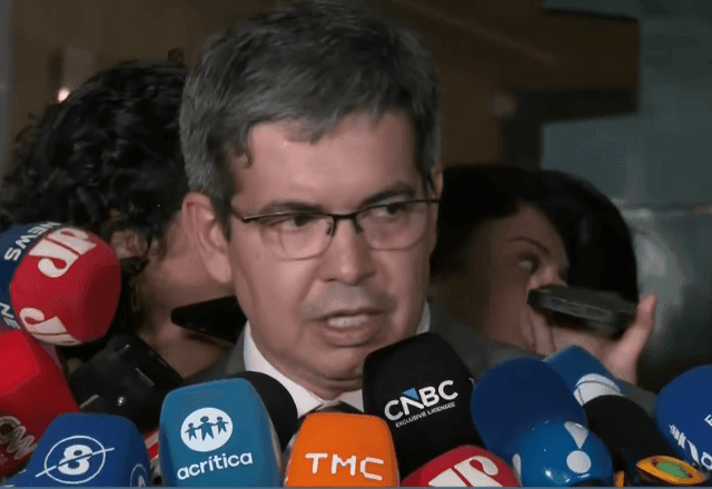 Imagem da noticia "Não faremos caça às bruxas", diz Randolfe após derrota de Messias