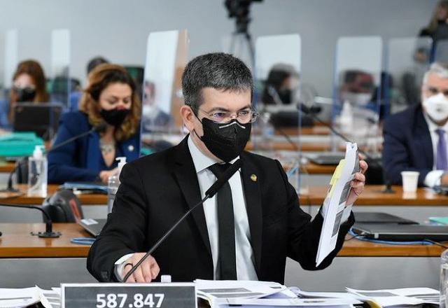 Imagem da noticia Randolfe quer adiar apresentação do relatório da CPI da Covid