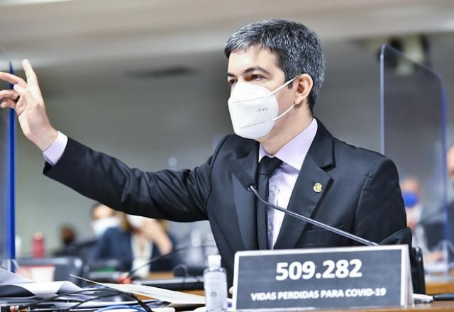 Imagem da noticia Randolfe Rodrigues apresenta notícia-crime contra Bolsonaro ao STF