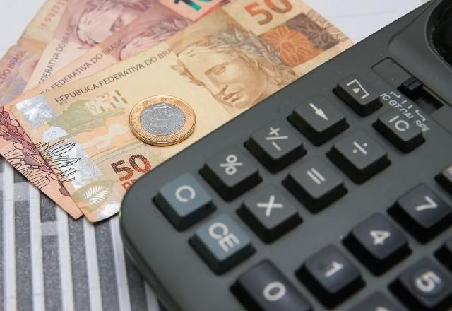 Para conter inflação, Banco Central eleva taxa Selic para 12,75%