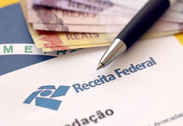 Imagem da noticia Arrecadação federal em julho tem queda real de 4,2%