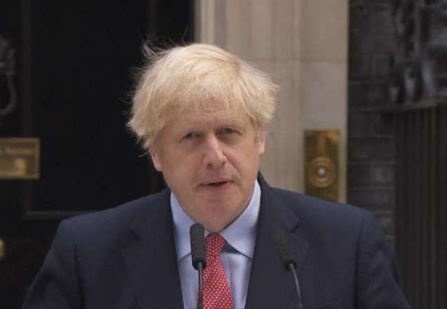Recuperado, Boris Johnson volta ao governo e diz que ainda não é hora de relaxar quarentena