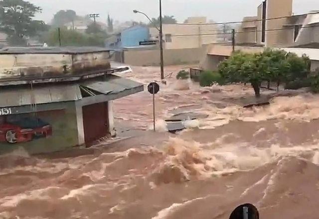 Imagem da noticia Corpo de idosa arrastada por enchente em Barretos é encontrado