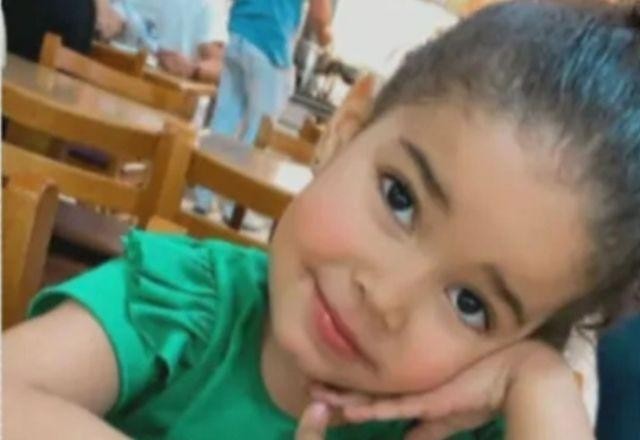 Imagem da noticia Morre menina de três anos baleada na cabeça em ação da PRF no Rio