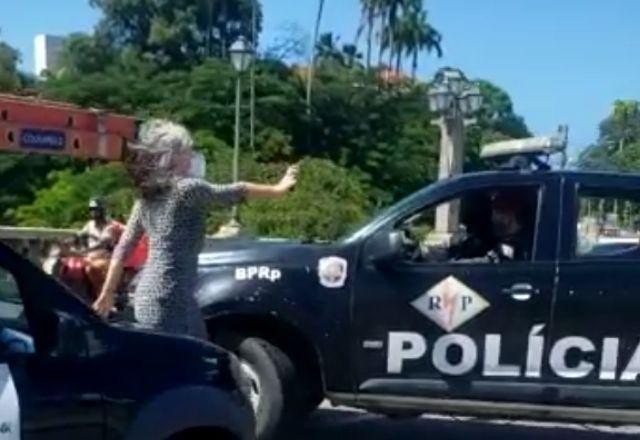 Ato contra Bolsonaro em Pernambuco termina em confrontos