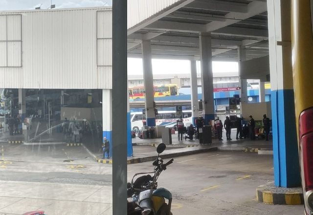 Imagem da noticia Homem sequestra ônibus e faz 17 reféns na rodoviária do Rio; veja vídeo