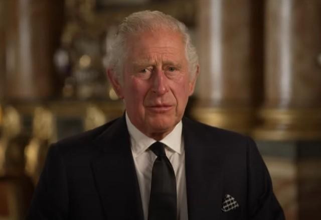 Poder Expresso: rei Charles III faz primeiro discurso