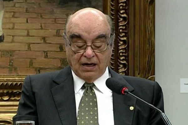 Imagem da noticia Relator vota pelo arquivamento de denúncia contra Temer e ministros
