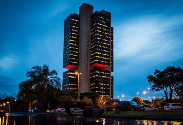 Imagem da noticia Focus reduz expectativa para os juros depois do corte do Copom