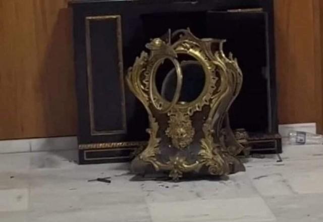 Imagem da noticia Relógio dado a Dom João VI está entre itens destruídos por golpistas