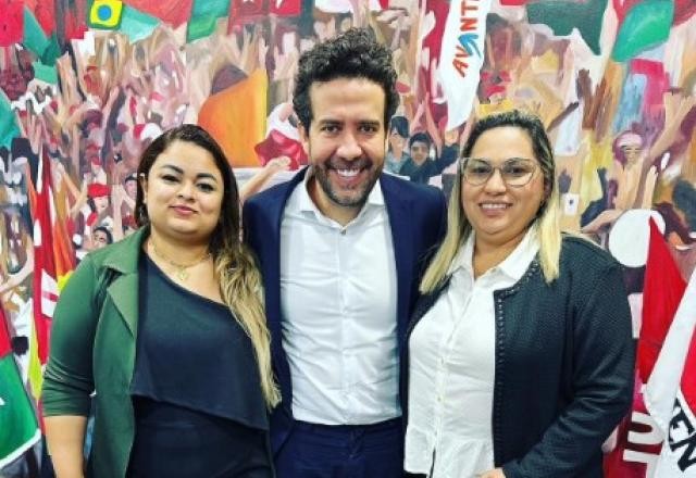 Imagem da noticia Boulos e Janones justificam fotos com mulher de traficante