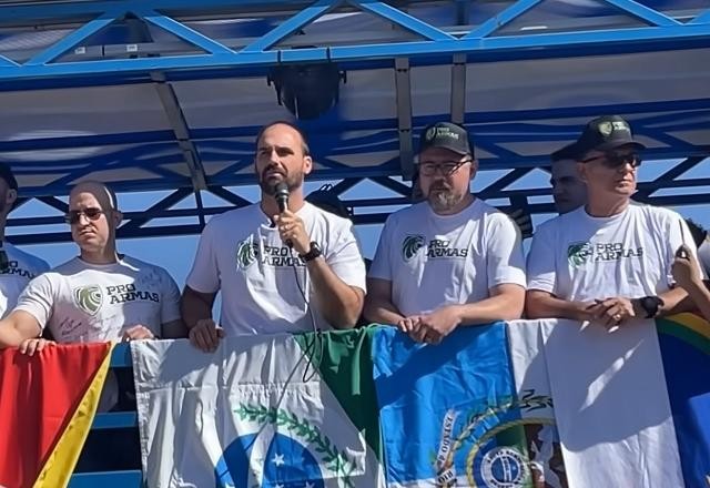 Imagem da noticia PF vai analisar fala em que Eduardo Bolsonaro comparou professor a traficante