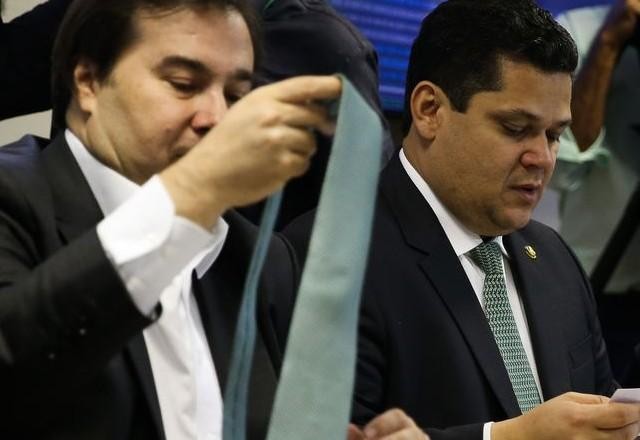 Imagem da noticia STF começa julgamento que pode autorizar reeleição de Maia e Alcolumbre
