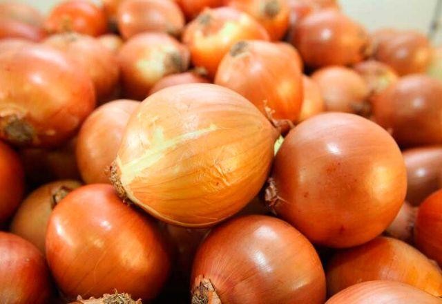 Imagem da noticia Cebola nacional lidera lista de alimentos favoráveis para compra nesta semana