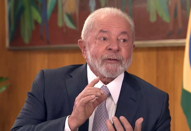 Imagem da noticia Lula descarta cirurgia neste ano: "Por enquanto eu ainda tenho que andar"