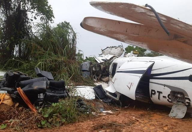 SBT News na TV: 14 pessoas morrem em queda de avião no Amazonas