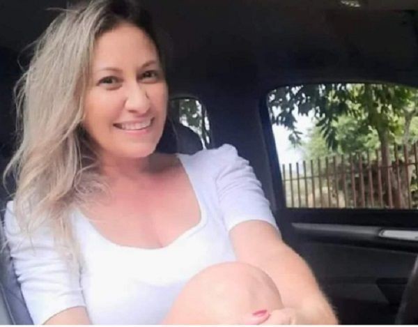 Imagem da noticia Polícia investiga se filho jogou a mãe para fora do carro em alta velocidade em MG