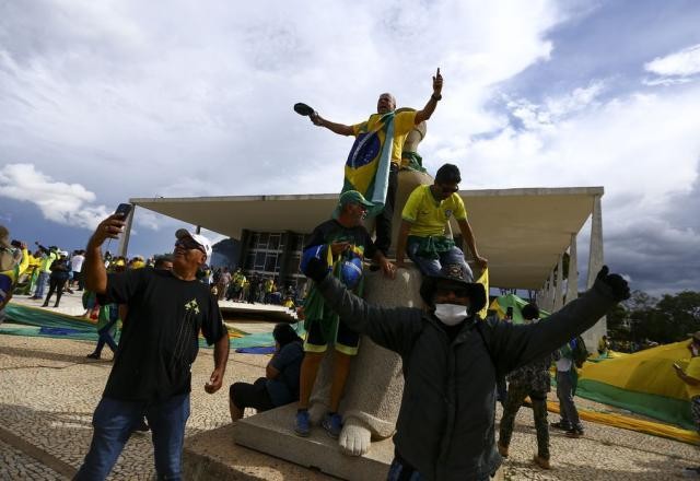 Imagem da noticia PF prende "patriota" identificado por digital em vidros do STF