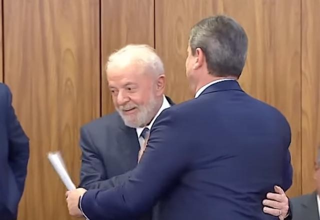 Imagem da noticia Lula pede para Tarcísio falar em ato sobre financiamentos públicos e governador elogia PAC