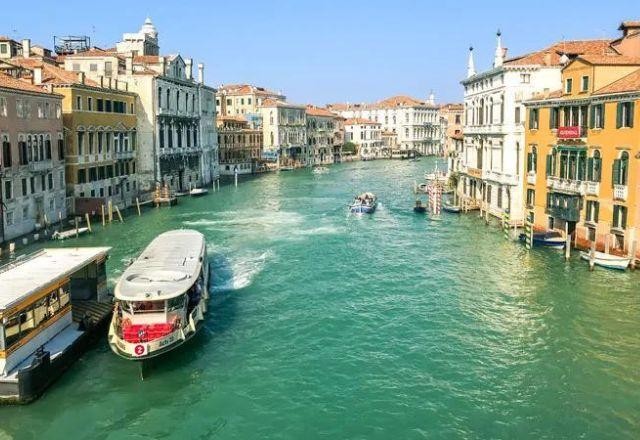 Imagem da noticia Veneza limita grupo de turistas e proíbe alto-falantes na cidade
