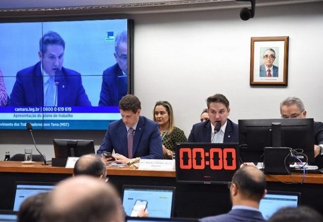 Imagem da noticia CPI do MST aprova convites a ministros de Lula e secretário de SP