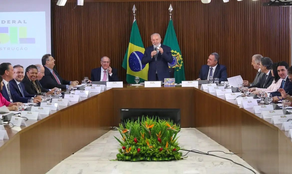 Imagem da noticia Lula deve visitar todos os estados até junho de 2024, diz Rui Costa