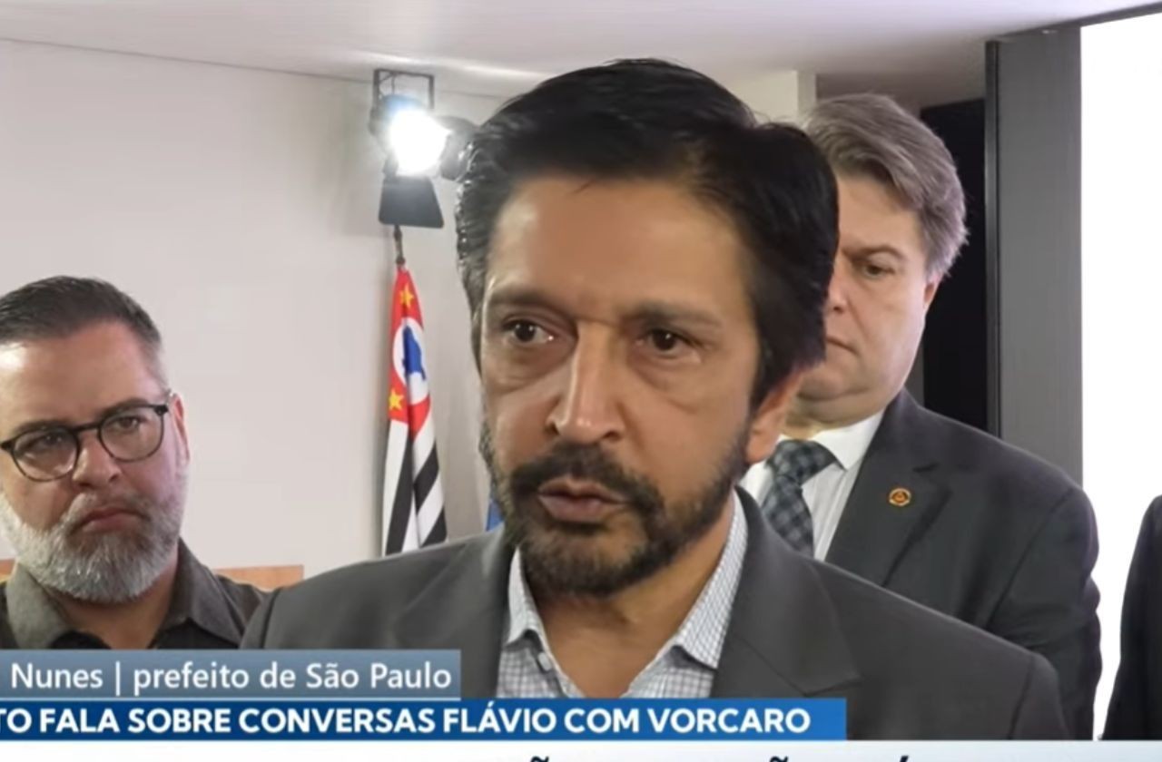 Imagem da noticia Ricardo Nunes diz não ver corrupção em áudios entre Flávio e Vorcaro