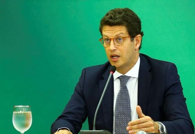 Imagem da noticia PGR pede abertura de inquérito para investigar Ricardo Salles