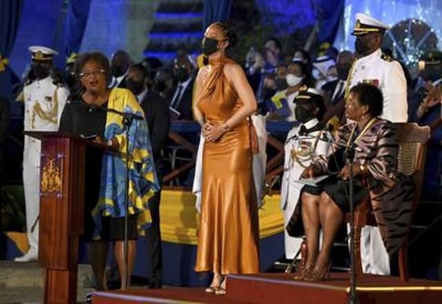 Imagem da noticia Barbados se despede da rainha Elizabeth II e torna-se república