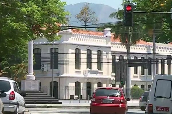 Imagem da noticia Rio de Janeiro tem 968 infrações por dia por avanço de sinal vermelho
