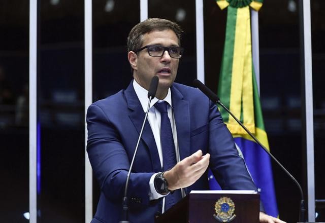 Imagem da noticia Campos Neto fala em disciplina fiscal com "olho no social"
