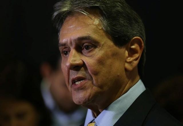 Imagem da noticia TSE nega candidatura de Roberto Jefferson à Presidência