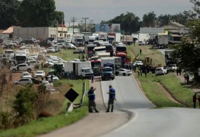 Imagem da noticia PGR denuncia 9 envolvidos em bloqueios de rodovias em 2022