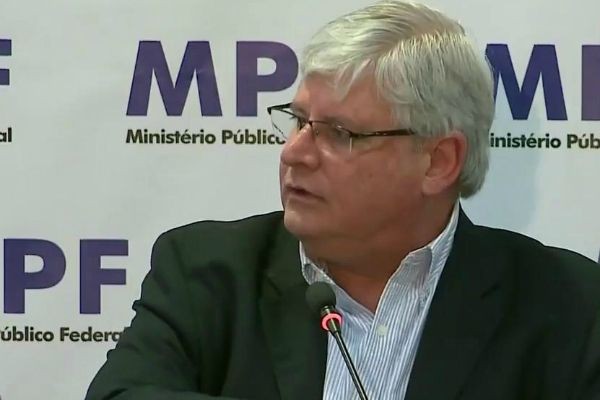 Imagem da noticia Rodrigo Janot encaminha parecer ao STF e pede que Cunha continue preso