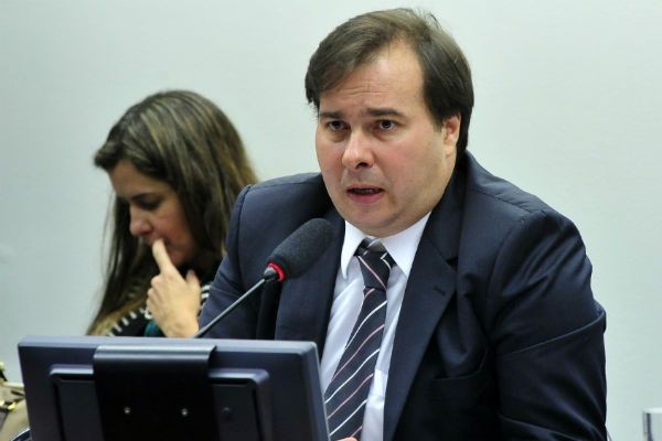 Rodrigo Maia é reeleito presidente da Câmara 