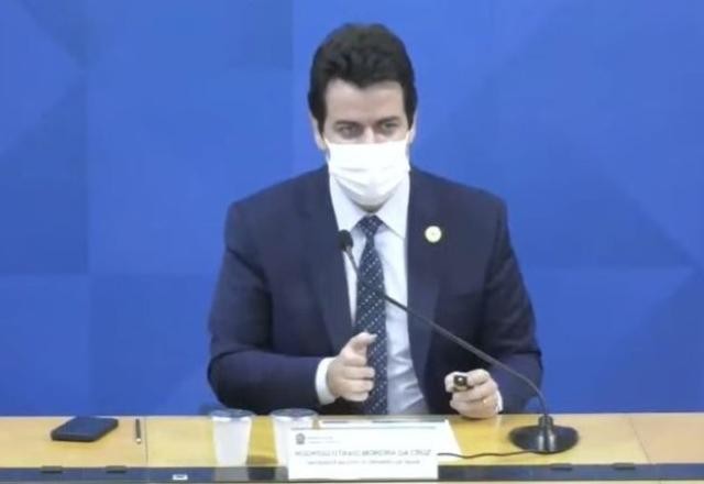 Imagem da noticia Saúde adia por 7 dias exigência de quarentena para não vacinados