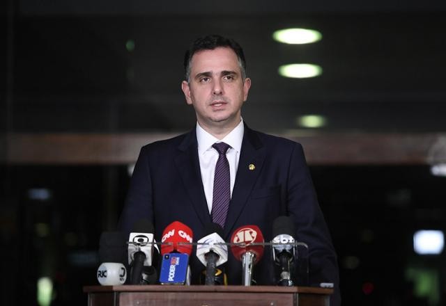 Imagem da noticia Pacheco defende que iniciativa privada também compre vacinas