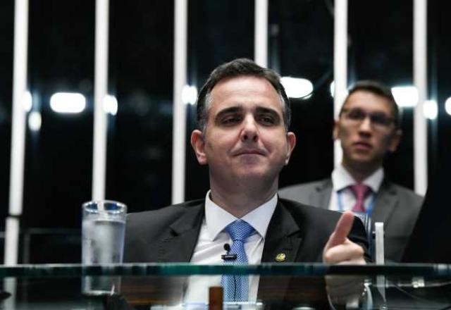 Imagem da noticia Rodrigo Pacheco é reeleito presidente do Senado