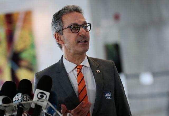 Imagem da noticia Zema diz que vai privatizar Banco do Brasil e Petrobras se eleito presidente