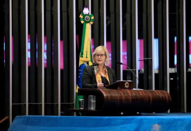 Imagem da noticia "Dia da infâmia", diz Rosa Weber sobre os ataques de 8 de janeiro