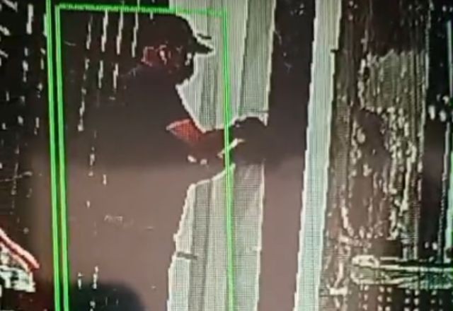 Imagem da noticia Dupla estoura cadeado e rouba casa no bairro do Pacaembu, em São Paulo 