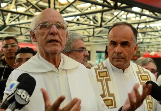 Imagem da noticia "Marreta em toda arquitetura hostil", diz padre Júlio Lancellotti no Palácio do Planalto
