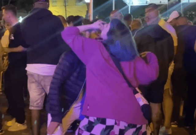 Imagem da noticia Associação defende mulher que fez gestos de macaco em roda de samba no Rio