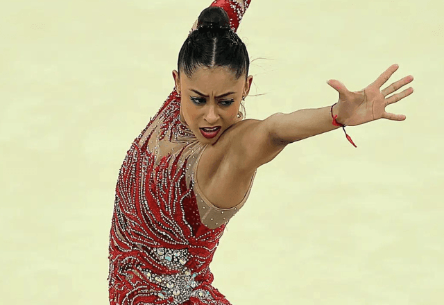 Imagem da noticia Bárbara Domingos fica fora do pódio, mas conquista resultado histórico na ginástica rítmica em Paris 2024