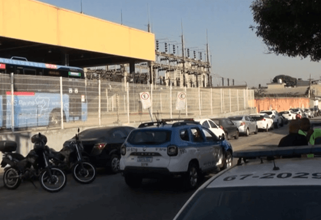 Imagem da noticia Policial militar e outros quatro homens são presos suspeitos de praticar golpe do FGTS no Rio