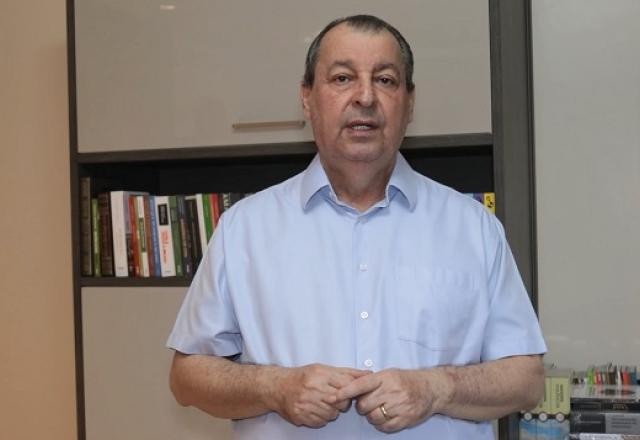 Imagem da noticia "Precisamos de limite para voltar a crescer", diz senador Omar Aziz