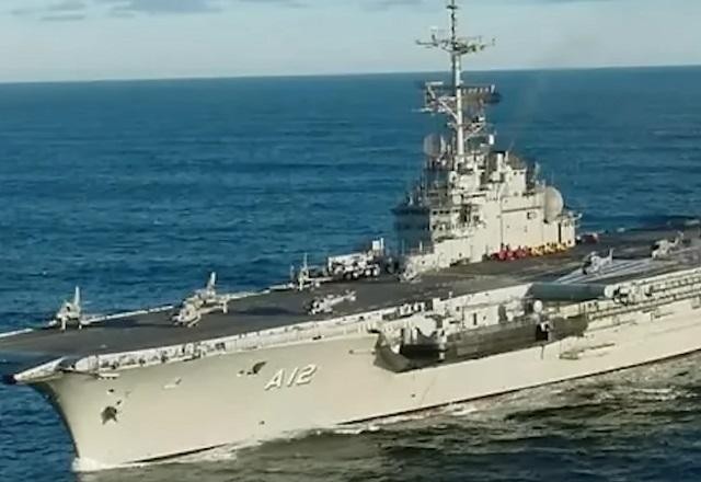Imagem da noticia Marinha afunda porta-aviões São Paulo a 350 km da costa