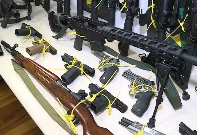 Imagem da noticia Polícia apreende 55 armas que estavam escondidas ao lado de creche
