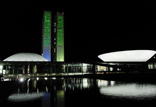 Imagem da noticia Senado presta homenagem às vítimas do holocausto em sessão solene