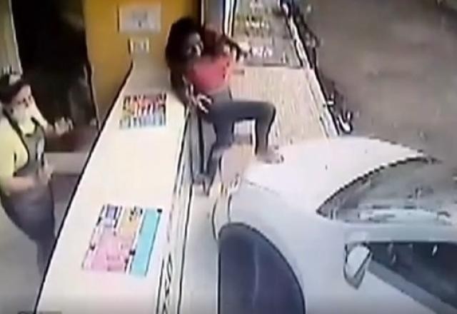 Imagem da noticia Vídeo: estudante escapa de atropelamento em Três Pontas (MG)